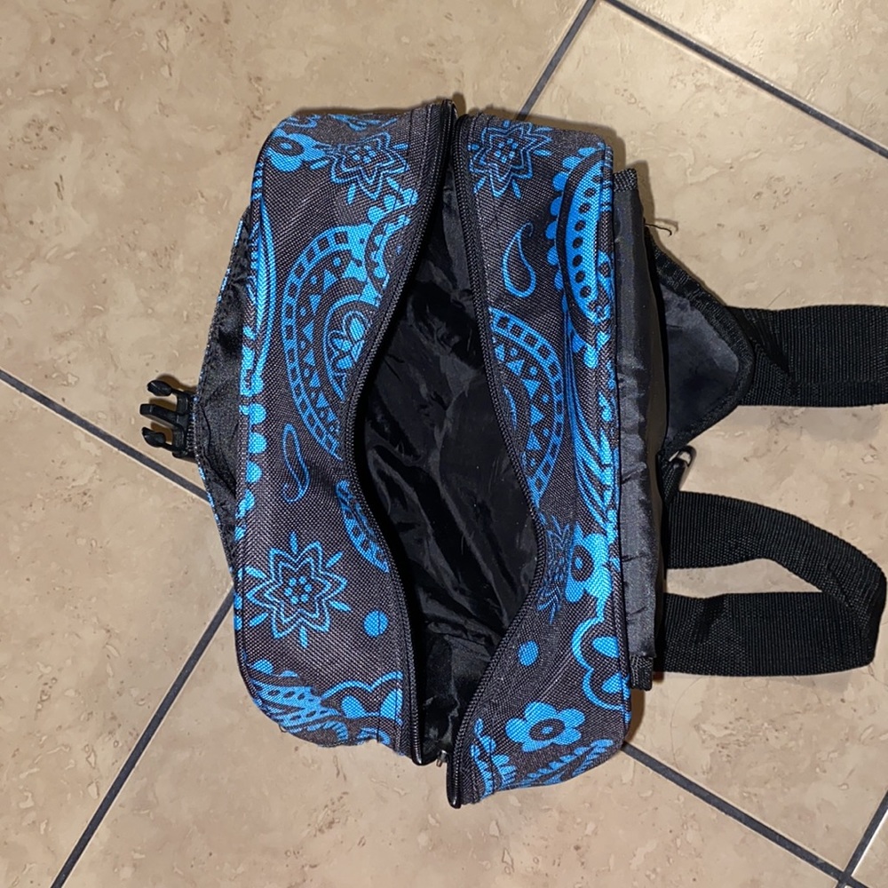 Mini backpack like new - Picture 2 of 3